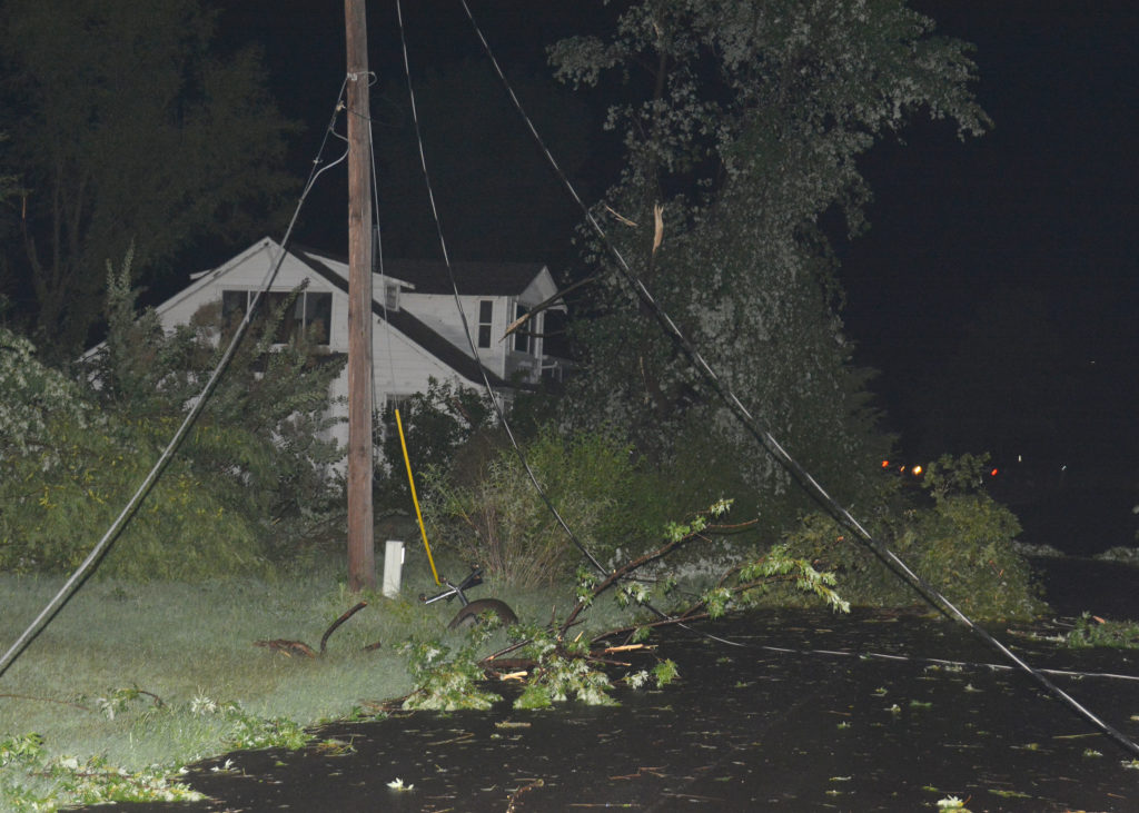 Tornado causes serious damage in southeast Kansas town; no injuries ...